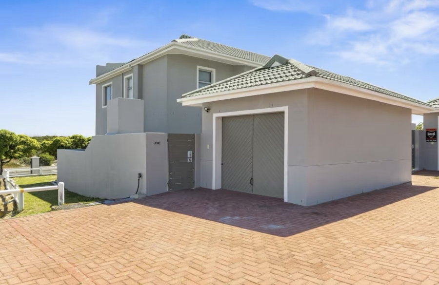 To Let 3 Bedroom Property for Rent in Big Bay Western Cape